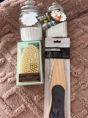 Foot Spa Bundle - 2 Jars Foot Soak, Exfoliating Tools